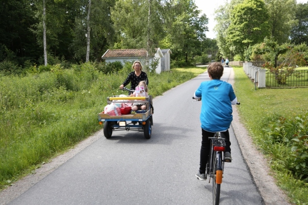 Mopeder med bagasjebrett møter du overalt. Husk å leie deg en sykkel. Alle foto: Odd Roar Lange